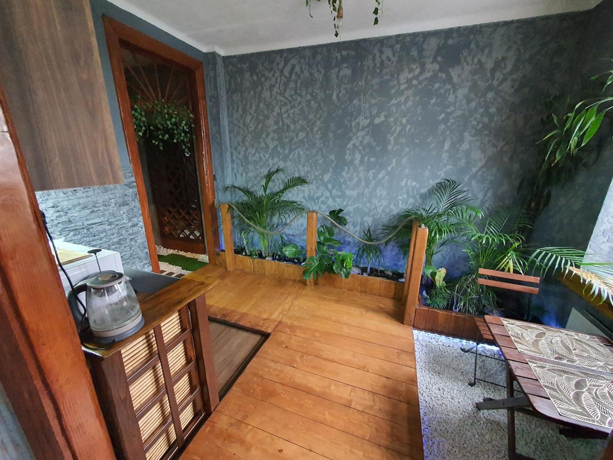 Tropicana Jacuzzi Apartment Красков Екстериор снимка